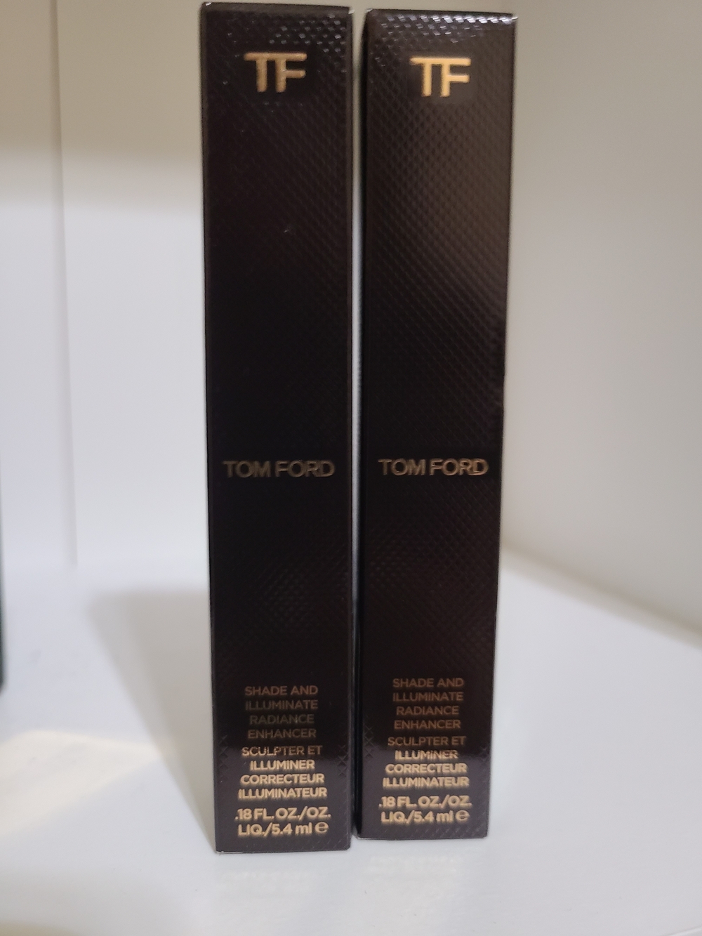 Tom Ford Shade and Illuminate Radiance Enhancer - Black & Gold Packaging